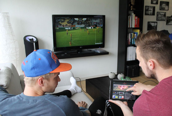 TV3 Sport-appen brugt i stuen med kampen på TV